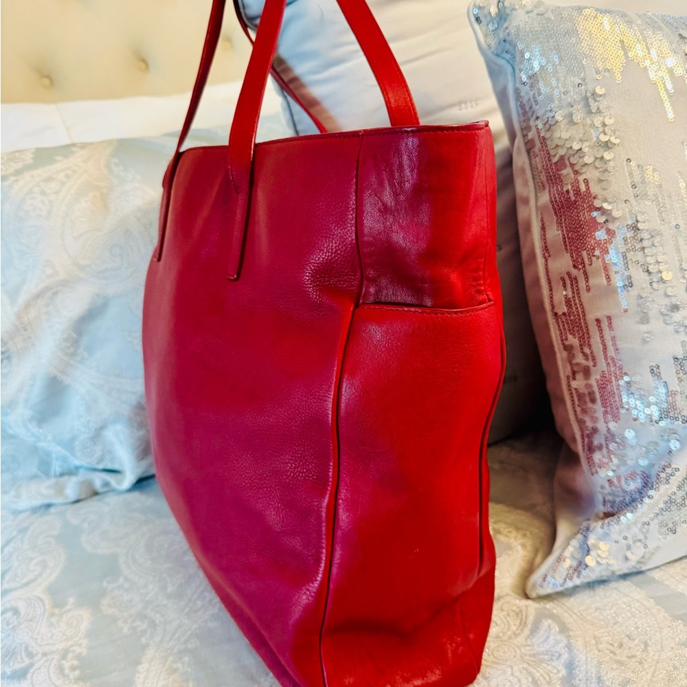 Express Red Leather Tote Bag - Picture 4 of 9